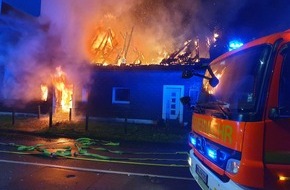 Feuerwehr Mülheim an der Ruhr: FW-MH: Gebäudebrand mit Menschenrettung in Mülheim-Heißen
