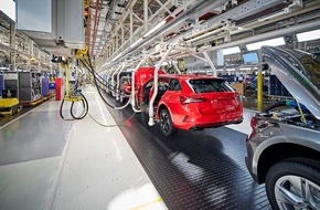 Skoda Auto Deutschland GmbH: 30 Jahre nach der Grundsteinlegung: Halle M13 – ein wesentlicher Pfeiler der Škoda Produktion