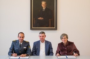 Polizeipräsidium Mittelhessen - Pressestelle: Mittelhessen: Arbeitsstelle Holocaustliteratur der Universität Gießen und Polizeipräsidium Mittelhessen kooperieren in "Allianz für Demokratie"
