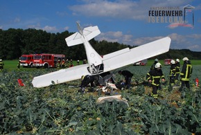 FW-MK: Flugzeugabsturz in Sümmern - zwei Schwerverletzte