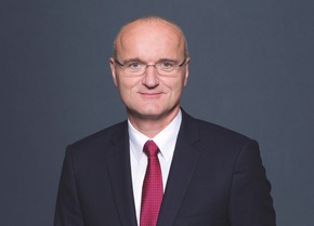 Pfeiffer Vacuum Technology AG stellt honorarfreies Bildmaterial in den Bilddatenbanken zur Verfügung (BILD)