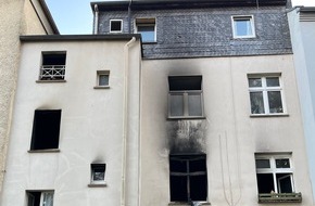 Feuerwehr Essen: FW-E: Dramatischer Wohnungsbrand - mehrere Menschen gerettet