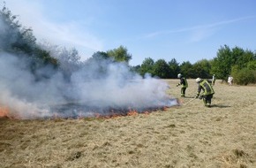 Feuerwehr Dortmund: FW-DO: Feuerwehr löscht einen ausgedehnten Flächenbrand an der Stadtgrenze zu Lünen