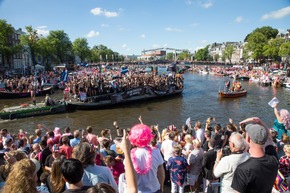 PRESSEBERICHT: 30 Jahre Amsterdam Pride: Von einer gewagten Idee zu einem weltweiten Phänomen