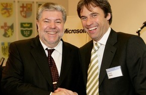 Microsoft Deutschland GmbH: Neue Weiterbildungsinitiative in Rheinland-Pfalz: Ministerpräsident Kurt Beck vereinbart mit Microsoft Deutschland IT-Schulungen für 5.000 Lehrkräfte