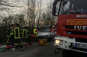 Feuerwehr Mettmann: FW Mettmann: Verkehrsunfall mit eingeklemmter Person auf dem Südring/B7 in Mettmann