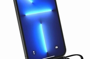 PEARL GmbH: revolt Mini-Powerbank PB-270 mit USB-C-Stecker & USB-C-Buchse, 4.500 mAh, PD 20 Watt: Smartphone, Tablet & Co. ohne Extra-Kabel laden