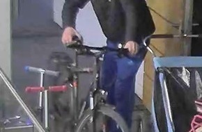 Polizei Bonn: POL-BN: Fotofahndung: Fahrraddiebstahl in Bonn-Limperich - Polizei bittet um Hinweise