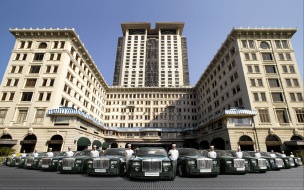 Peninsula Hotels: Vierzehn Phantome für das Peninsula: Legendäres Luxushotel in Hongkong mit neuer Rolls-Royce-Flotte