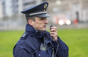 Polizei Mettmann: POL-ME: 57-Jähriger überfallen - die Polizei ermittelt - Ratingen - 2012081