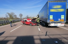 Polizeiinspektion Delmenhorst / Oldenburg - Land / Wesermarsch: POL-DEL: Autobahnpolizei Ahlhorn: Verkehrsunfall am Stauende auf der A1 im Bereich der Gemeinde Stuhr +++ Eine Person schwer verletzt