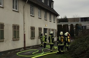 Feuerwehr Haan: FW-HAAN: Brand in einer städtischen Unterkunft an der Dellerstraße