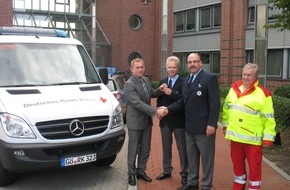 Polizeidirektion Göttingen: POL-GOE: (590/2011) Polizeipräsident Kruse übergibt Kommandowagen der Medizinischen Task Force (MTF) an das Deutsche Rote Kreuz (DRK) in Göttingen