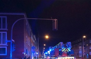 Feuerwehr Gelsenkirchen: FW-GE: Feuer mit Menschenleben in Gefahr im Stadtteil Schalke - Ein Verletzter bei Wohnungsbrand