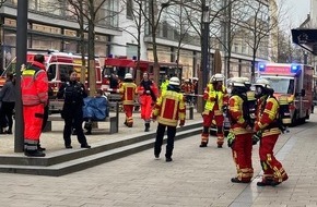 Feuerwehr Minden: FW Minden: Austritt einer unbekannten Flüssigkeit in Drogeriemarkt verursacht Feuerwehreinsatz