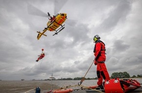 ADAC SE: "Christoph Hansa" bleibt bis Mitte 2025 gelb: Mit Rettungswinde bis zu zwölf Minuten schneller