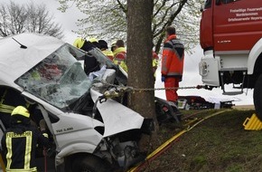Polizeiinspektion Hildesheim: POL-HI: Verkehrsunfall mit einer schwerverletzten Person und Vollsperrung der Bundesstraße 1