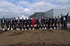 Leica Camera AG: Spatenstich für neuen Firmensitz der Leica Camera AG in Wetzlar (BILD)