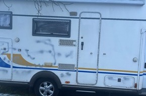 Polizeidirektion Landau: POL-PDLD: Kapsweyer - Zeugenaufruf: Wohnmobil zerkratzt und mit Farbe beschmiert