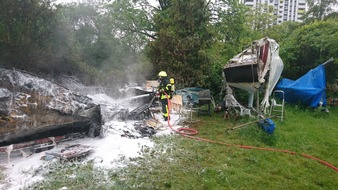 Feuerwehr Frankfurt am Main: FW-F: Feuer im Frankfurter Yacht Club