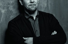 KARE Design GmbH: Veranstaltung Tim Mälzer kommt ins KARE Kraftwerk, 03.11.2014,16.00 bis 18:00 Uhr Event mit Buchpräsentation und Signierstunde im Rahmen der Kare After Work Events (FOTO)