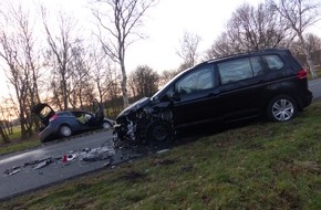 Polizeiinspektion Cuxhaven: POL-CUX: Landkreis Cuxhaven; Geestland; OT Bad Bederkesa Verkehrsunfall im Begegnungsverkehr -eine Person leicht verletzt-