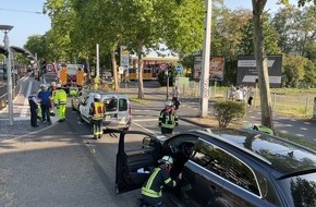 Feuerwehr und Rettungsdienst Bonn: FW-BN: Auffahrunfall mit 3 verletzten Personen