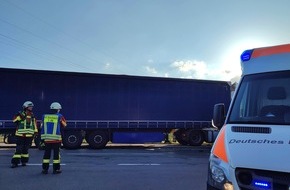 Freiwillige Feuerwehr Stockach: FW Stockach: Verkehrsunfall zwischen PKW und LKW