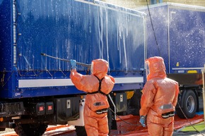 THW LVBEBBST: THW übt gemeinsam mit polnischer Feuerwehr CBRN-Einsatzszenarien