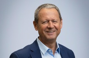 VIER PFOTEN - Stiftung für Tierschutz: World Federation for Animals ernennt Josef Pfabigan zum neuen Präsidenten