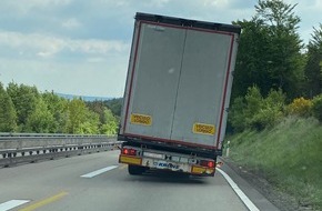 Polizeipräsidium Osthessen: POL-OH: Autobahnpolizei untersagt zwei Sattelzügen die Weiterfahrt
