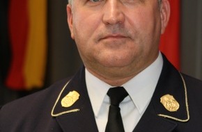 Deutscher Feuerwehrverband e. V. (DFV): Hermann Schreck (47) neuer DFV-Vizepräsident /Bernd Pawelke für langjähriges Engagement zum Ehrenmitglied ernannt (mit Bild)