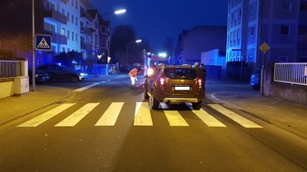 Polizeidirektion Worms: POL-PDWO: Fußgängerin von PKW erfasst und schwer verletzt