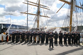 Deutsche Marine - Pressemeldung (Porträt): Vom Gebirgsjäger zum Leiter eines Marinemusikkorps: &quot;Erleben, wie Marine tickt&quot;