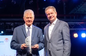 Karl Kübel Stiftung für Kind und Familie: PM Dietmar Hopp mit Karl Kübel Preis ausgezeichnet