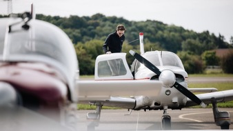 Aviation Hero GmbH: Flugschein trotz vollem Kalender: Heinz Koop von Aviation Hero erkl&auml;rt, warum Unternehmer ihren Traum vom Fliegen nicht l&auml;nger aufschieben m&uuml;ssen