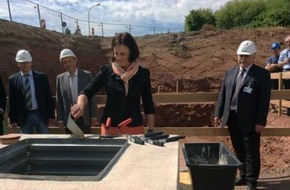 WAGO GmbH & Co.KG: WAGO legt in Sondershausen den Grundstein für ein noch größeres "Tor zur Welt" (FOTO)
