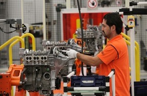 Ford-Werke GmbH: Neuer Meilenstein erreicht: 500.000ster 1,0-Liter-Benzinmotor läuft im Kölner Motorenwerk von Ford vom Band
