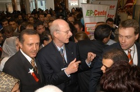EP: ElectronicPartner International GmbH & Co. KG: Erdogan: ElectronicPartner bei deutsch-türkischer Gemeinschaft schneller als Politik