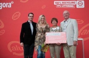 Alurecycling IGORA: Recyclingkunst, kreiert von Kindern, Jugendlichen und Erwachsenen /
34 Alukünstler gewinnen beim Alu-Kreativ-Wettbewerb /
7600 Franken an Pro Infirmis aus Recyclingkunst-Versteigerung