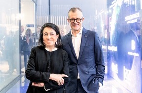 H World International: Attractive mobility: SIXT and H Rewards launch partnership