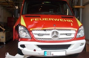 Polizeiinspektion Osnabrück: POL-OS: Osnabrück: Unfallflucht- Feuerwehrwagen stark beschädigt