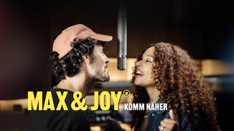 ARD Mediathek: "Max & Joy - Komm näher": ARD-Doku zeigt intime Einblicke in Liebe, Musik und 25 Jahre gemeinsame Geschichte - jetzt in der ARD Mediathek