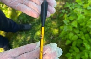 Kreispolizeibeh&ouml;rde Kleve: POL-KLE: Kleve - Taube am Naturpark in Kellen get&ouml;tet aufgefunden / Polizei stellt Armbrustpfeil sicher