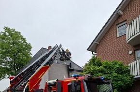 Feuerwehr Bocholt: FW Bocholt: Feuerwehr verhindert Brandausbreitung auf Dachgeschoss