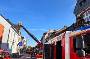 Feuerwehr Grevenbroich: FW Grevenbroich: Ein Verletzter bei Dachstuhlbrand in Grevenbroich