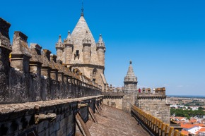 &Eacute;vora 2027: Kultur und Slow Travel im Herzen des Alentejo | Von der Europ&auml;ischen Kulturhauptstadt zum Alqueva-See