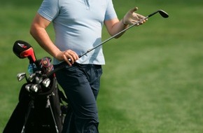 BMW Golfsport: Jan Josef Liefers - schlagfertig auf dem Golfplatz - Auch Michael Ballack, Claudio Pizarro und Dieter Thoma beim ProAm-Turnier der BMW International Open dabei