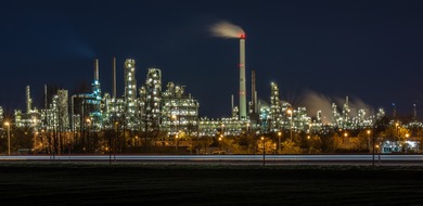 Tag der Deutschen Einheit: Leuna bei Nacht - Die Reise der Einheitsbotschafter