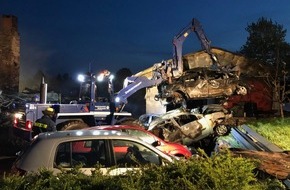 THW Landesverband Hamburg, Mecklenburg-Vorpommern, Schleswig-Holstein: THW-HH MV SH: Explosion und Brand KFZ-Werkstatt - Einsatz für Preetzer THW-Fachgruppe Räumen